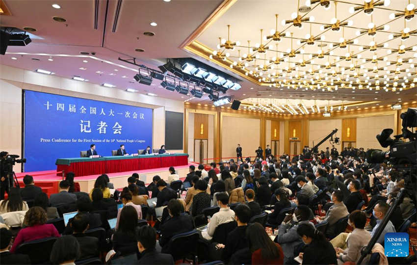 Chanceler chinês se reúne com imprensa sobre política e rela??es externas