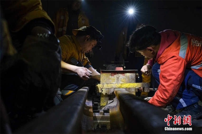 Galeria: técnicos de repara??o na ferrovia China-Europa