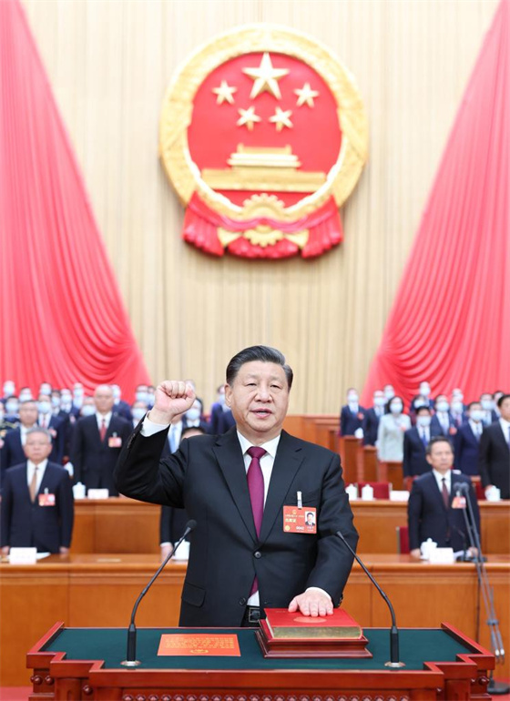 Xi Jinping é eleito presidente chinês e presidente da CMC da RPC por unanimidade