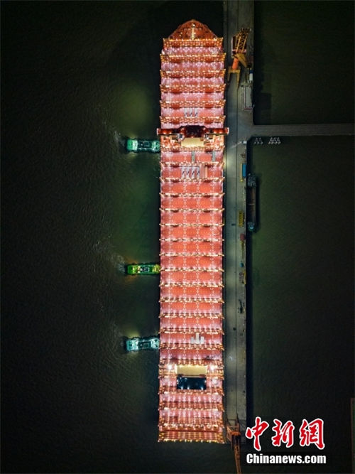 Maior navio porta contêineres do mundo completa realiza??o de testes de navega??o