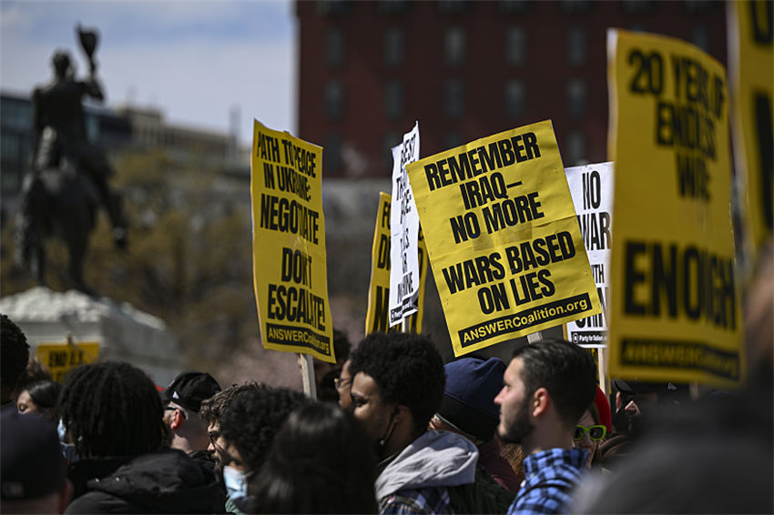 Galeria: manifesta??o antiguerra em Washington