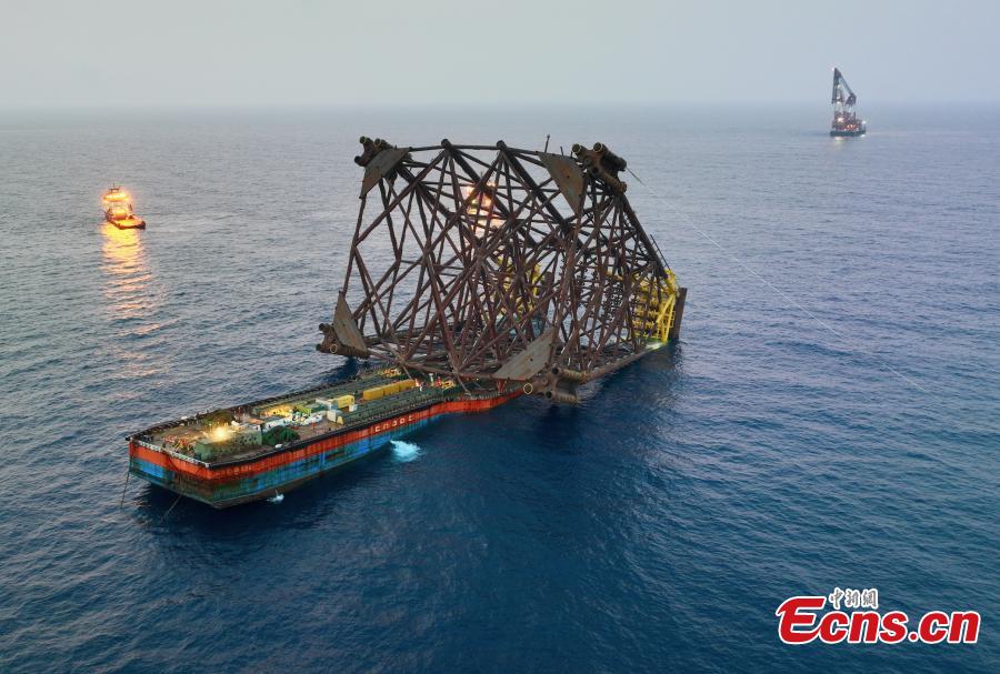 Galeria: plataforma petrolífera Enping 20-4 em constru??o no mar da China Meridional
