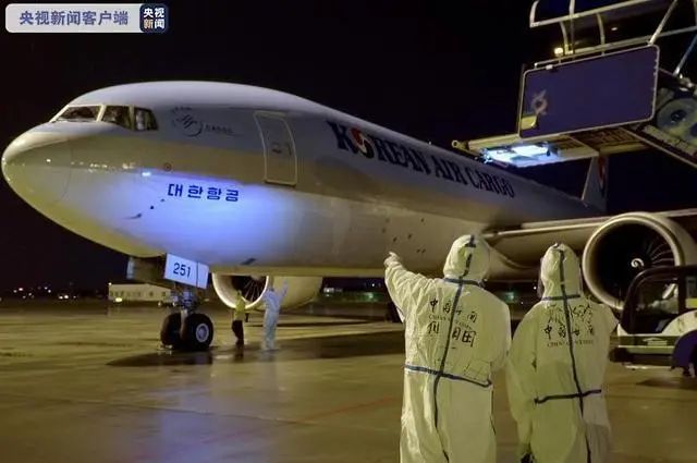 Primeiro lote de exposi??es importadas para a Feira de Cant?o chega a Guangdong