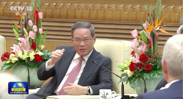 Primeiro-ministro chinês pede esfor?os globais para enfrentar riscos econ?micos e desafios