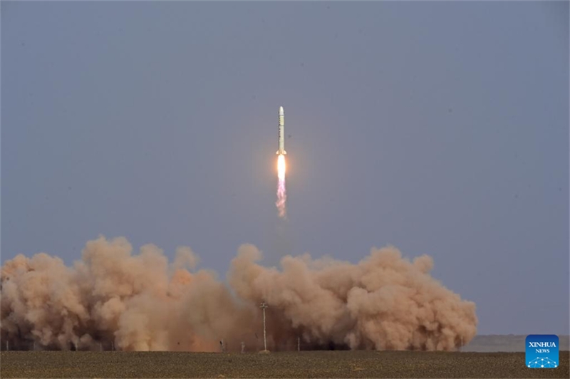 China lan?a novo foguete transportador