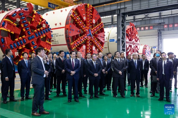 Ma Ying-jeou elogia desenvolvimento da parte continental e pede coopera??o através do Estreito