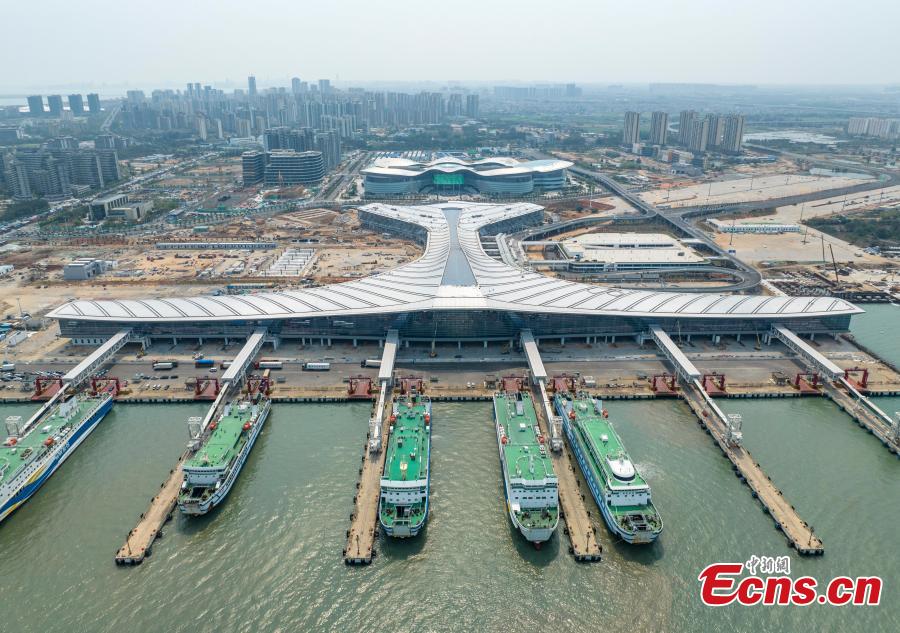 Hub do terminal de Xinhai está em constru??o no sul da China