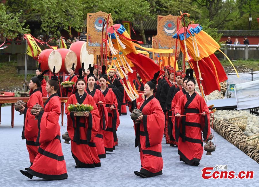 Galeria: Festival de Libera??o de água realizado em Sichuan