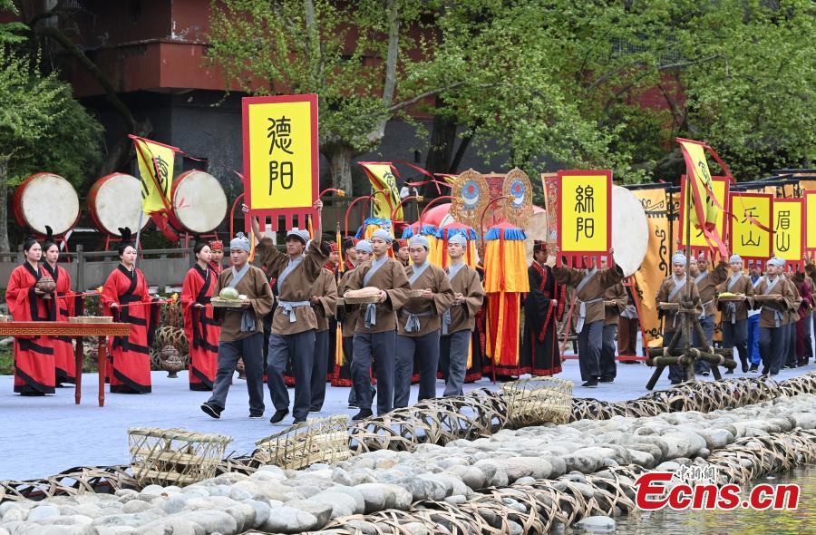 Galeria: Festival de Libera??o de água realizado em Sichuan