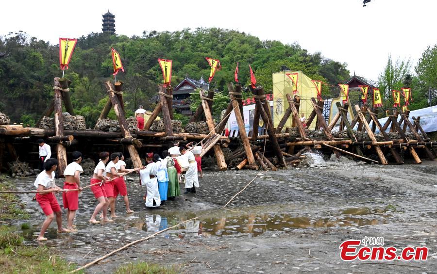 Galeria: Festival de Libera??o de água realizado em Sichuan