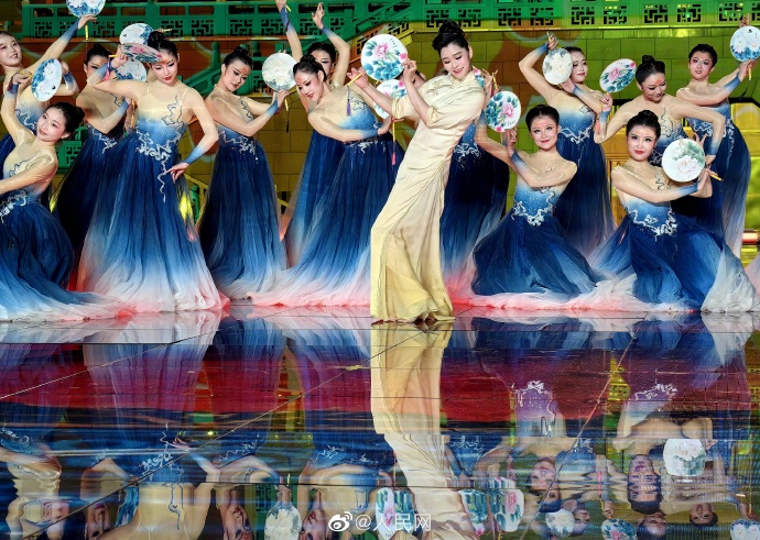 40o Festival Cultural de Pe?nias de Luoyang foi inaugurado na província chinesa de Henan