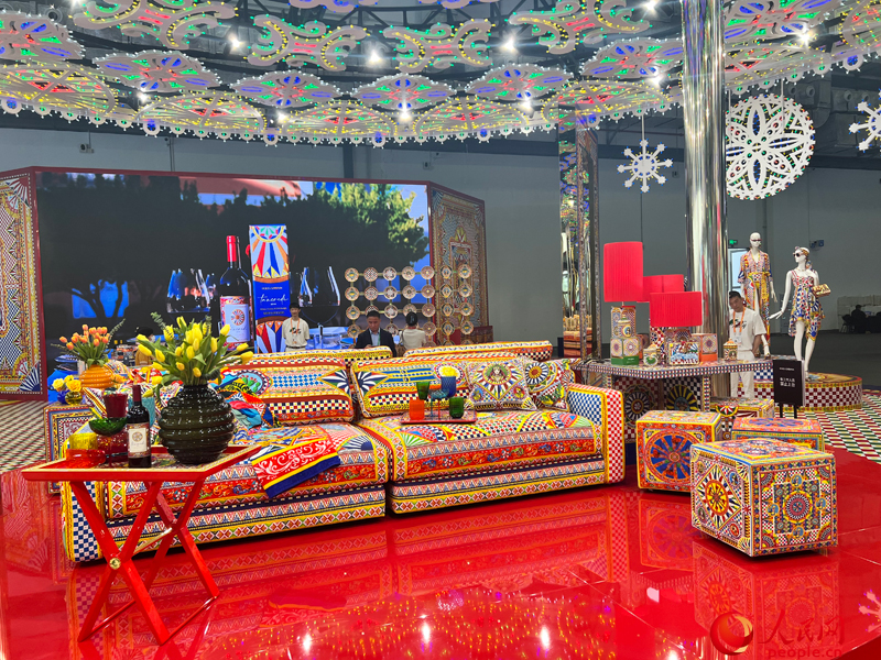 Terceira Exposi??o Internacional de Produtos de Consumo da China conta com mais de 3000 marcas de bens de consumo