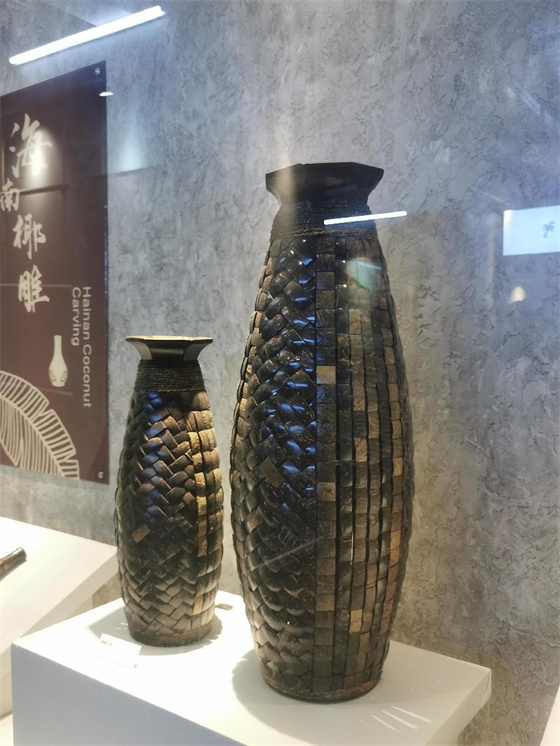 Galeria: patrim?nio cultural imaterial em rua centenária de Haikou