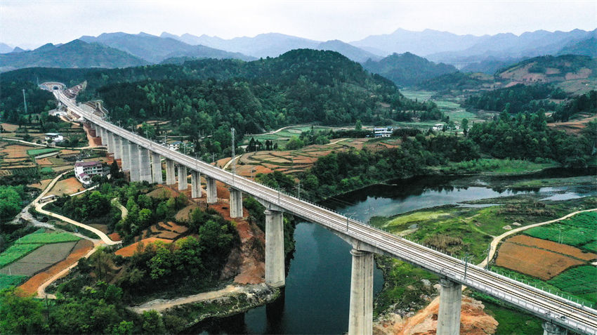 Constru??o da ferrovia de alta velocidade Guiyang-Nanning entra na fase final