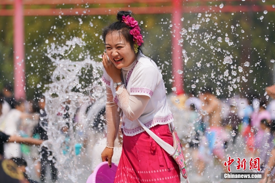 Yunnan realiza Festival de Aspers?o de água