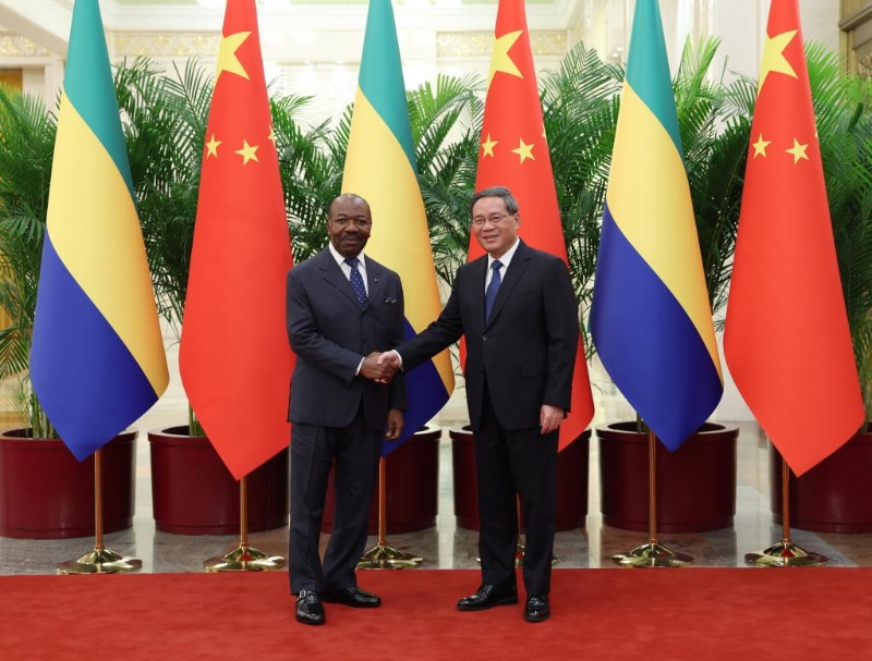Primeiro-ministro chinês encontra-se com presidente gabonense em Beijing