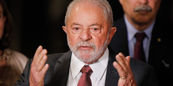 Lula defende resolu??o pacífica da crise na Ucrania