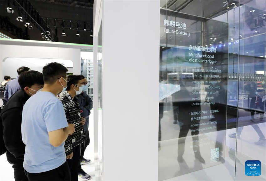 Veículos em exposi??o na Auto Shanghai 2023