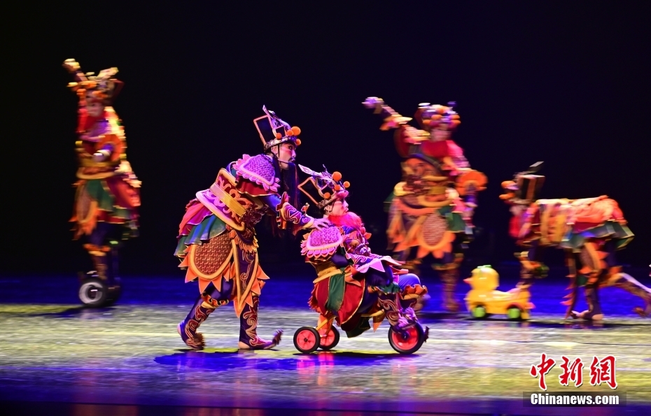 Concurso de dan?a clássica é realizado no nordeste da China