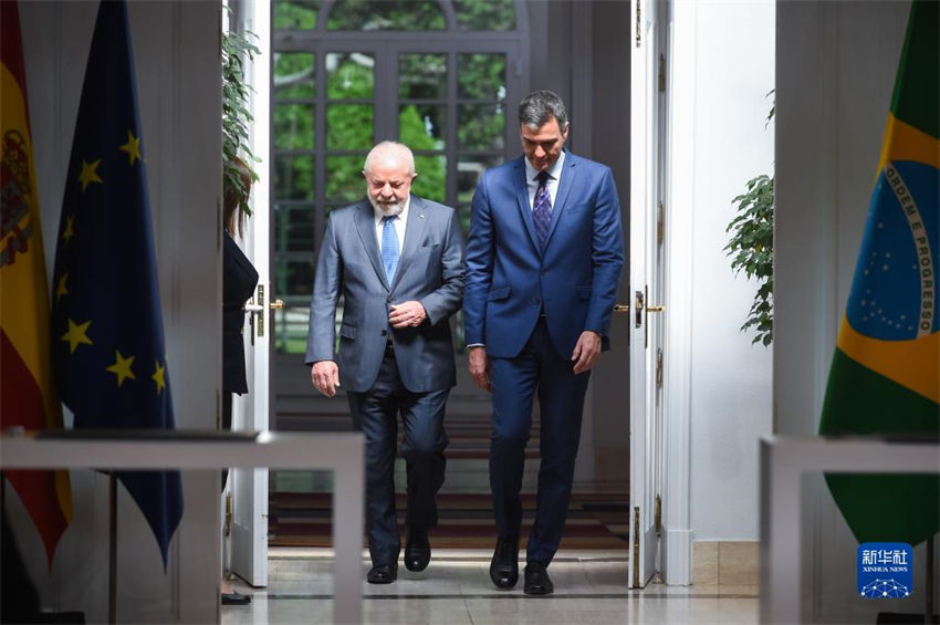 Presidente brasileiro se encontra com primeiro-ministro espanhol