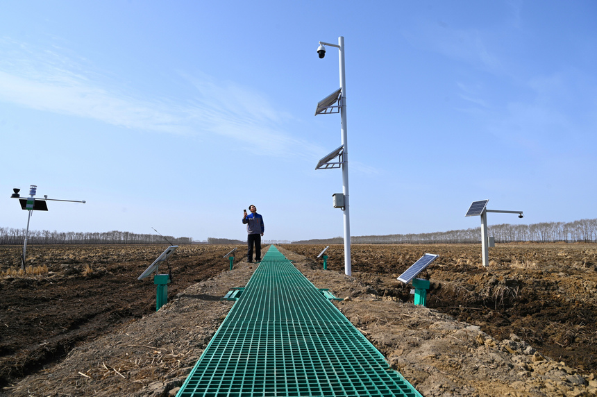 Província de Heilongjiang implementa maquinaria agrícola aut?noma com recurso a navega??o por satélite