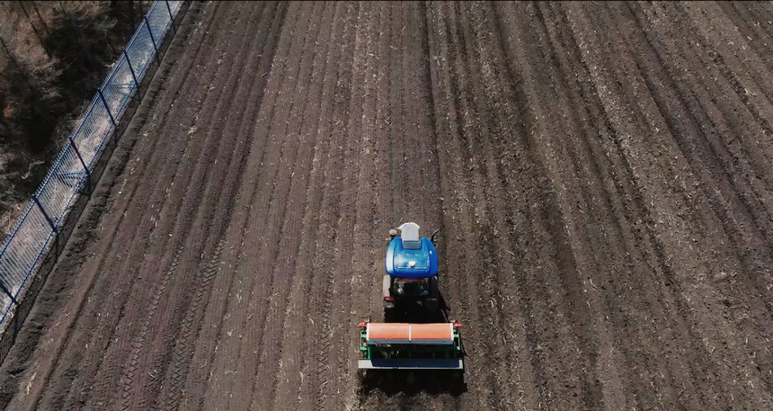 Província de Heilongjiang implementa maquinaria agrícola aut?noma com recurso a navega??o por satélite