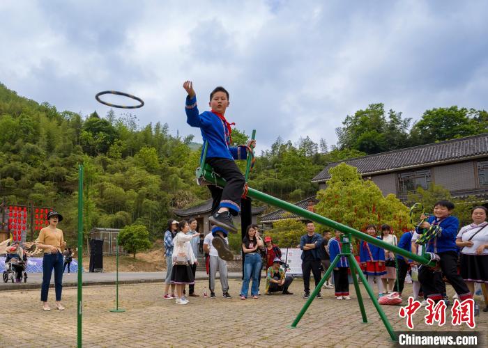 Galeria: vilarejo da etnia She no leste da China aposta no turismo