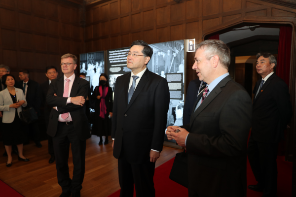 Reunifica??o nacional da China deve ser realizada, diz chanceler