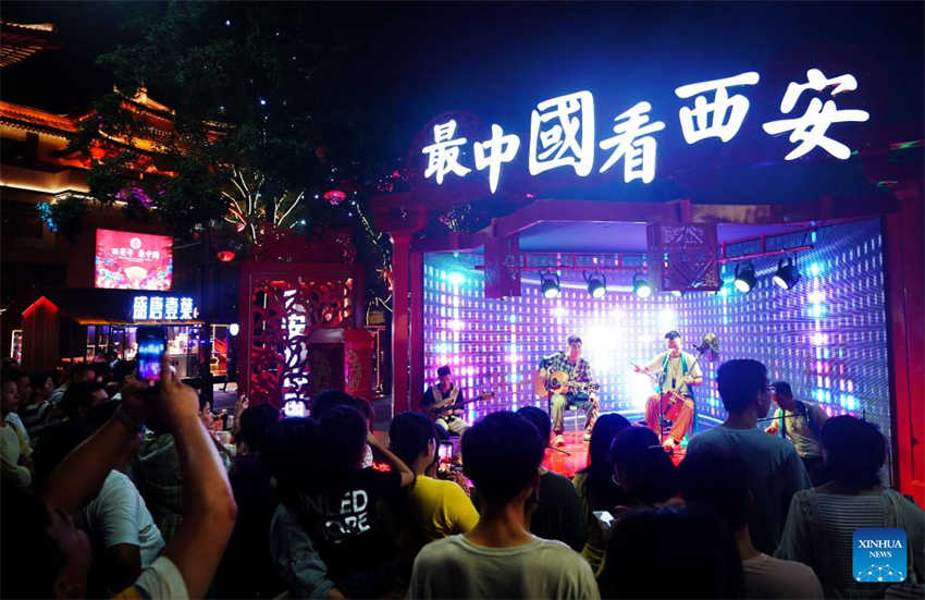 Vários tipos de música ao redor do mundo se encontram em Xi'an via comunica??o cultural