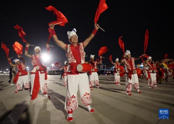 Presidente uzbeque chega a Xi'an para Cúpula China-ásia Central