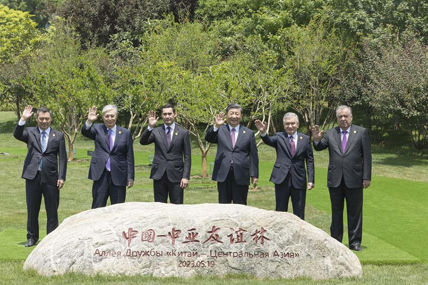 Xi Jinping e líderes da ásia Central anunciam inaugura??o de mecanismo de cúpula