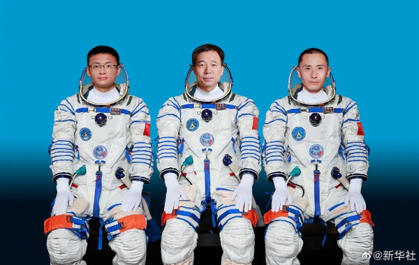 China revela tripula??o da Shenzhou-16 para miss?o da esta??o espacial