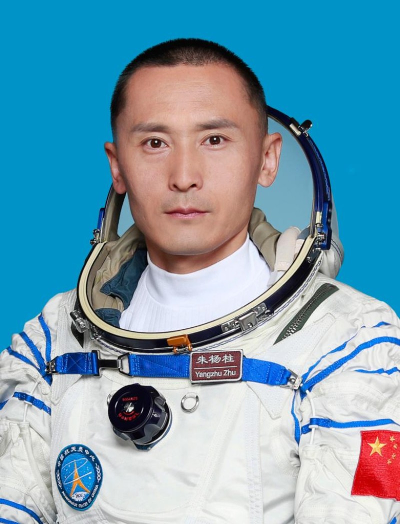 China revela tripula??o da Shenzhou-16 para miss?o da esta??o espacial