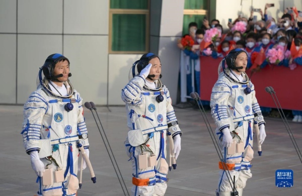 Realizada cerim?nia de despedida para astronautas chineses da miss?o Shenzhou-16