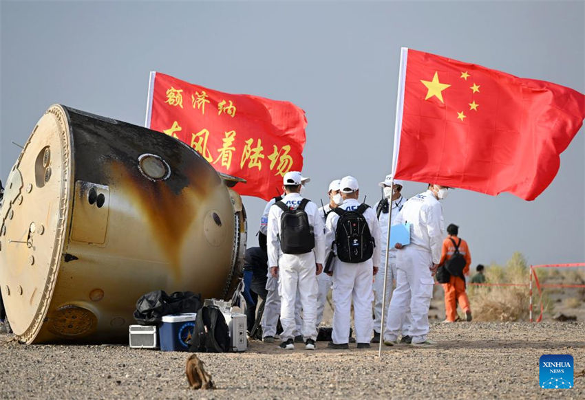 Astronautas da Shenzhou-15 da China retornam em seguran?a