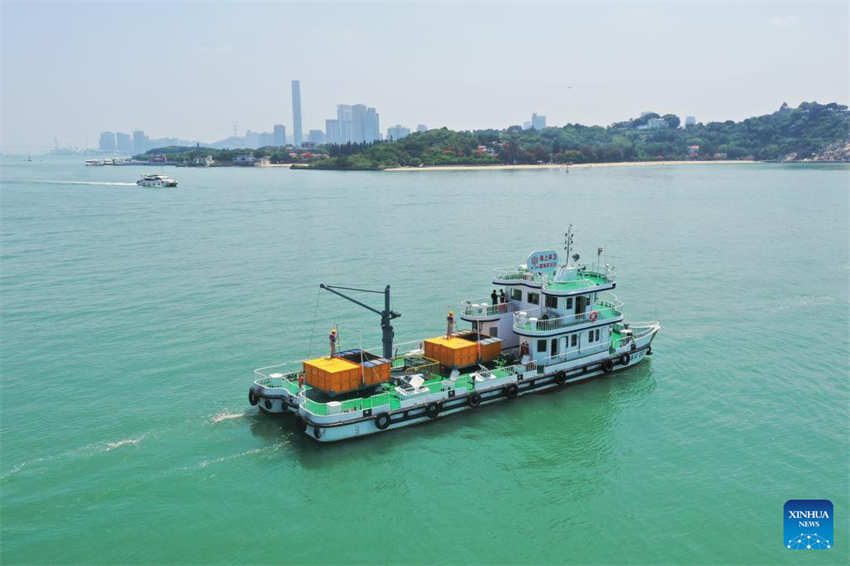 Esta??o de saneamento oceanico se dedica à remo??o de lixo marinho no sudeste da China