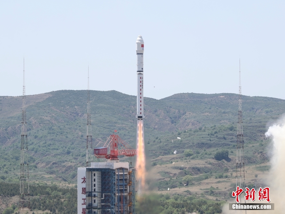 China lan?a 41 satélites em um único foguete, batendo recorde