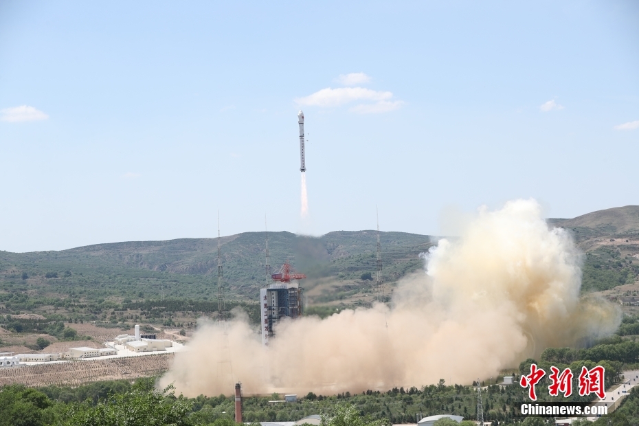 China lan?a 41 satélites em um único foguete, batendo recorde