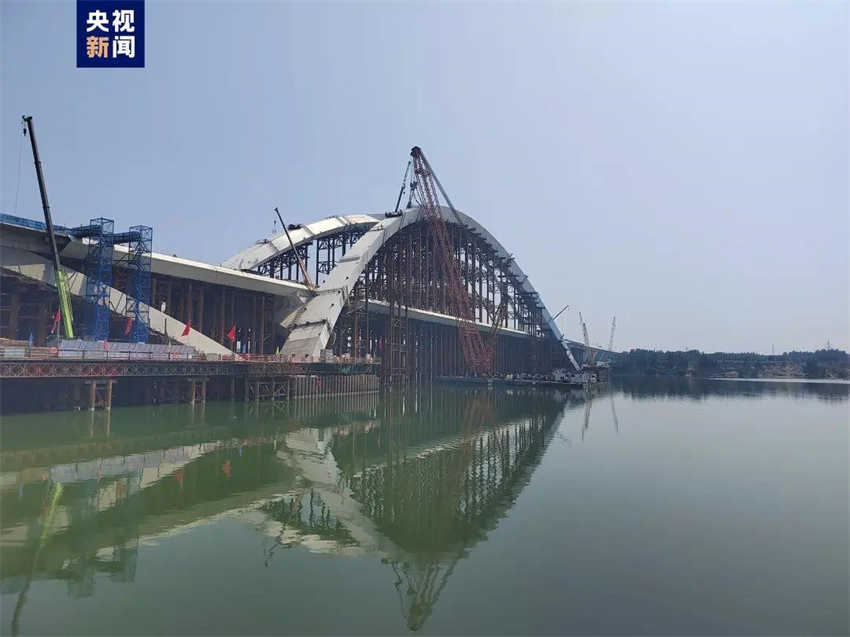 Ponte na via expressa de Xiong'an está concluída