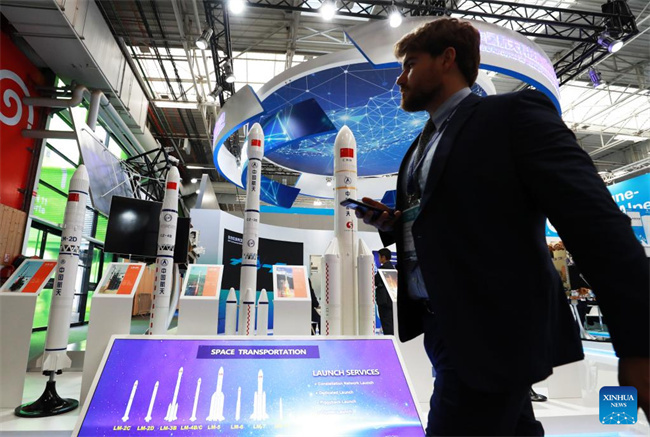 Empresas chinesas apresentam várias novidades no 54o Paris Air Show