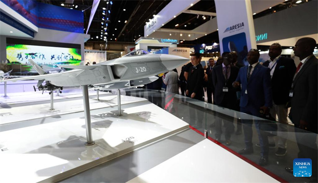 Empresas chinesas apresentam várias novidades no 54o Paris Air Show