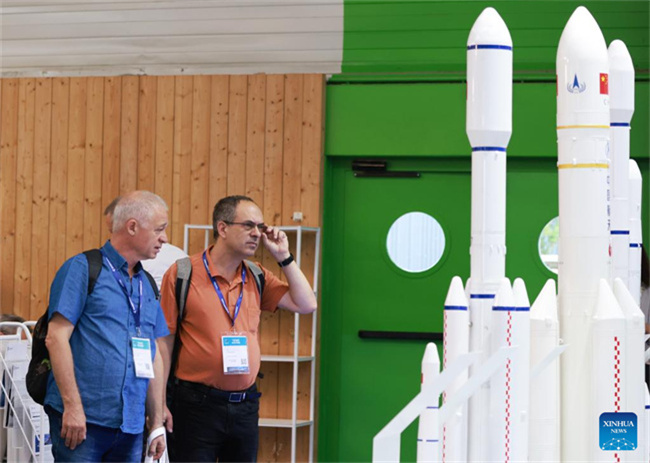 Empresas chinesas apresentam várias novidades no 54o Paris Air Show