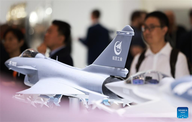 Empresas chinesas apresentam várias novidades no 54o Paris Air Show