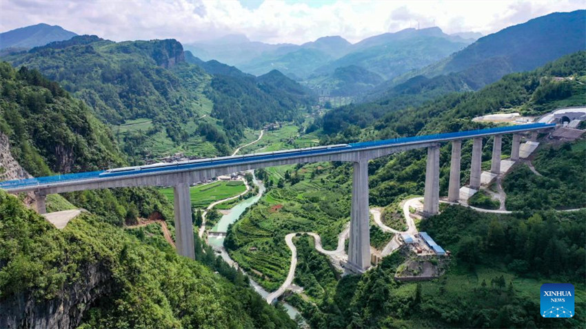 Ferrovia de alta velocidade Guiyang-Nanning inicia oficialmente testes de opera??o