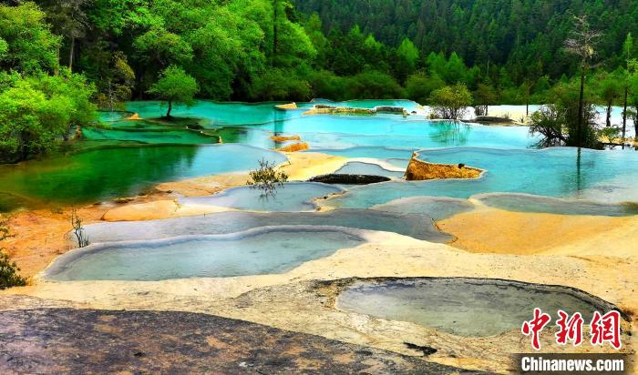 área cênica de Huanglong supera 1 milh?o de visitantes em 2023