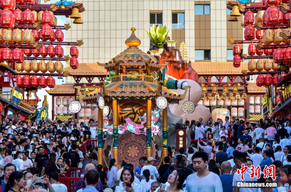 área de Tianshanmingyue se tornou novo ponto de turismo em Urumqi