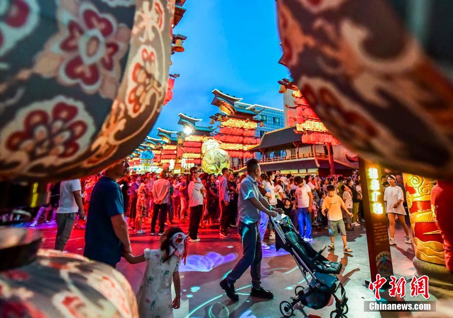 área de Tianshanmingyue se tornou novo ponto de turismo em Urumqi