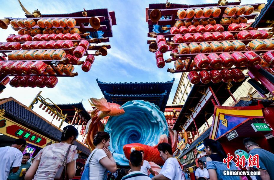 área de Tianshanmingyue se tornou novo ponto de turismo em Urumqi