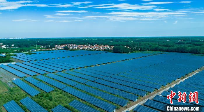 Gera??o de energia fotovoltaica promove revitaliza??o rural em Henan