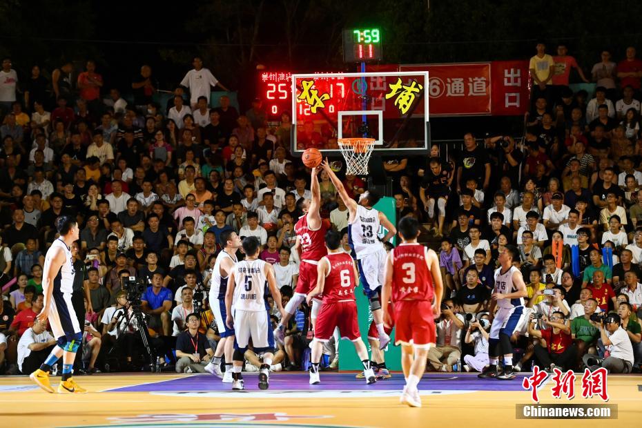 Organiza??o de torneio rural de basquete prepara porco e ovelha como prémios em Fujian